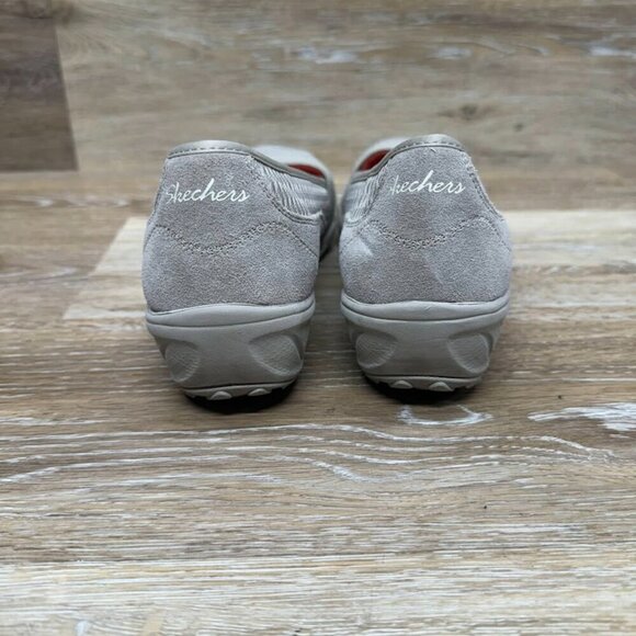 Skechers Relaxed Fit Taupe Slip Ons Women's Size 8.5 - Picture 3 of 6